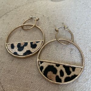 Vestique earrings